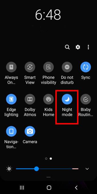enable and customize the Galaxy S10 night mode