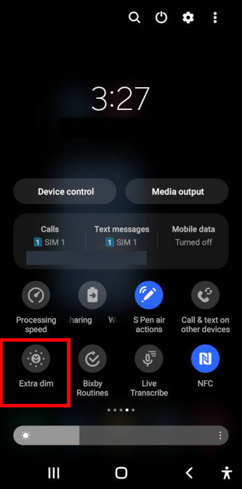 Extra Dim button in Galaxy S22 quick settings panel
